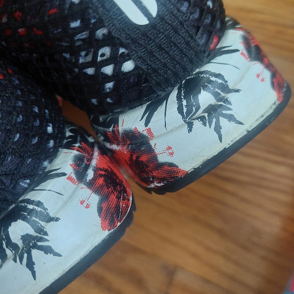 NOBULL Black and Red Mesh Sneakers. ( Bag D) Training Shoes - Picture 6 of 8